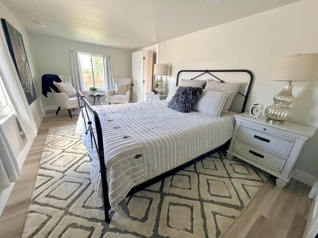 Building Photo - $2,345.95 with $300 Off The First Month's Rent, 2 Beds - 1 Bath, Single Family Home in Englewood ...