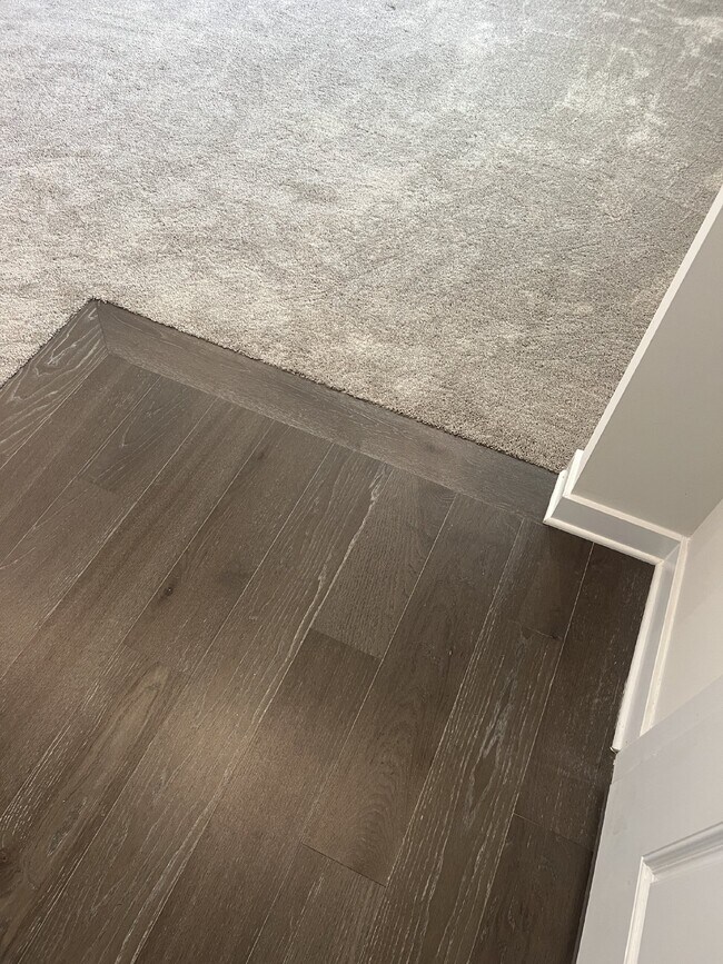 Building Photo - **Special Move-in Offer**  $500 off of the...