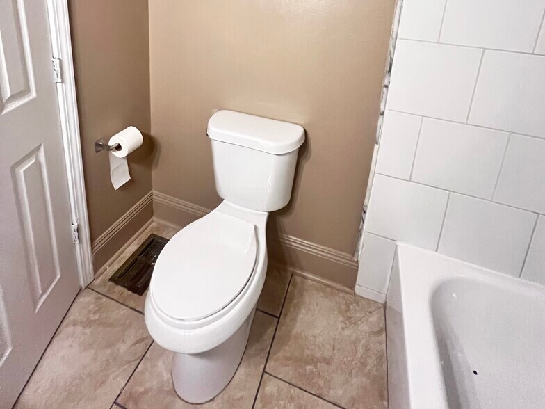 Building Photo - 6022 Vermillion Blvd