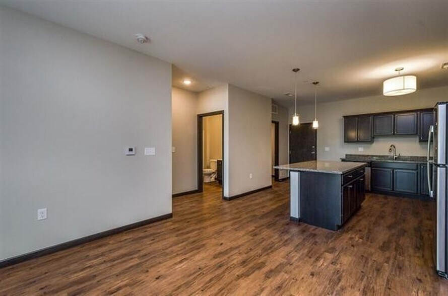Building Photo - 2863 Spring Rose Circle