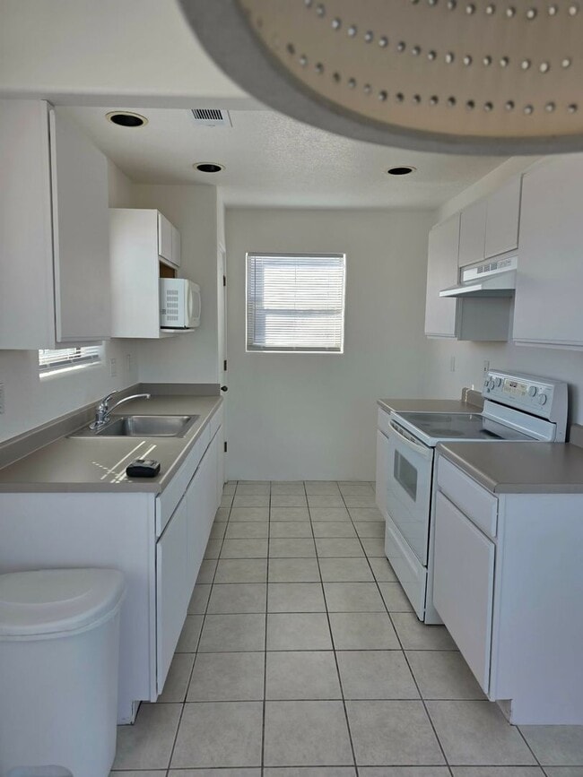 Building Photo - Casita in Corrales