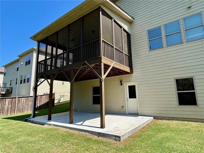 Building Photo - 5315 Mirror Lake Dr