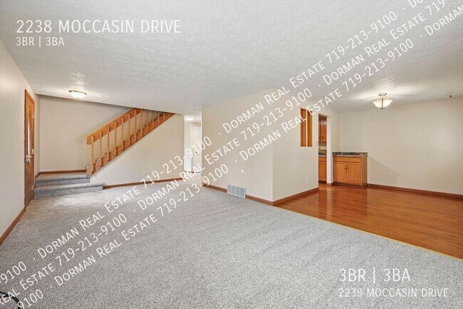 Building Photo - 2238 Moccassin Dr