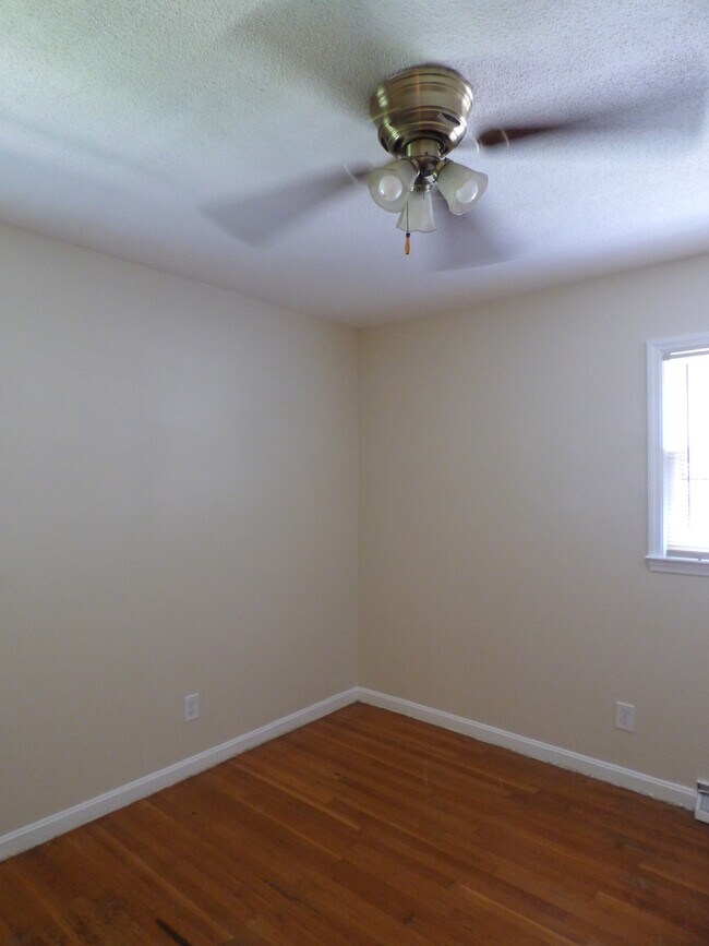 Building Photo - ORR731/733