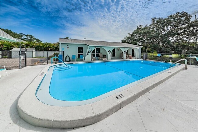 Building Photo - 1000 Crane Ct