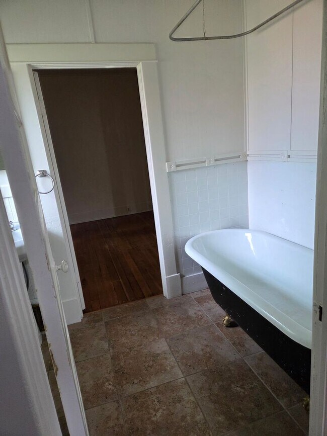 Building Photo - Spacious 4-Bedroom Home in the Heart of Kellogg