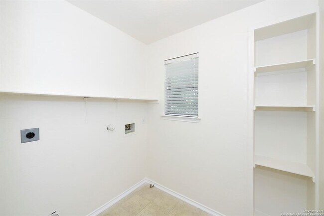 Building Photo - 16134 Branching Oaks