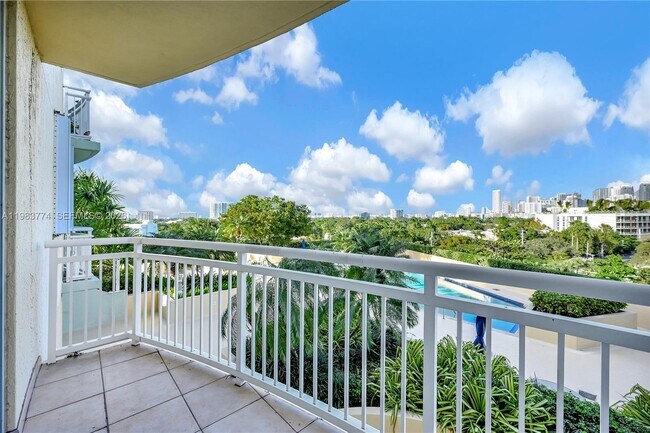 Building Photo - 3600 SW 26th St