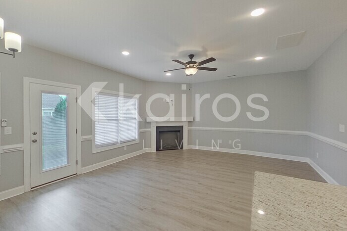 Building Photo - 3709 Oak Leaf Way