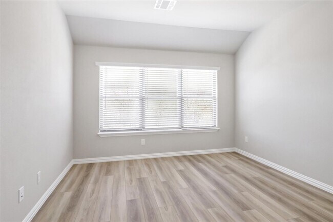 Building Photo - Gorgeous Townhouse for rent in North Fort ...
