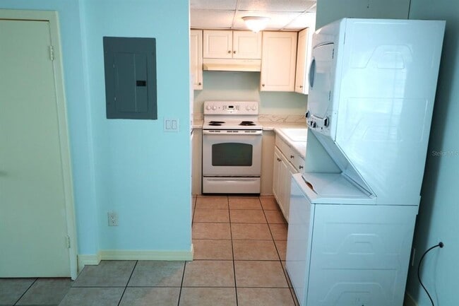 Building Photo - 5712 Townhouse Dr