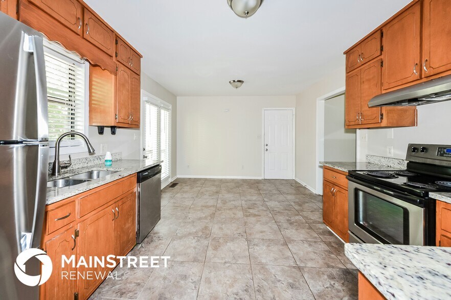 Building Photo - 208 Wildwood Dr
