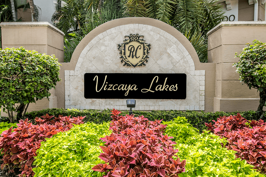 Building Photo - Vizcaya Lakes