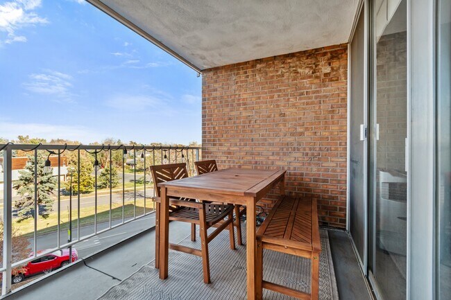 Building Photo - 4800 Hale Pky