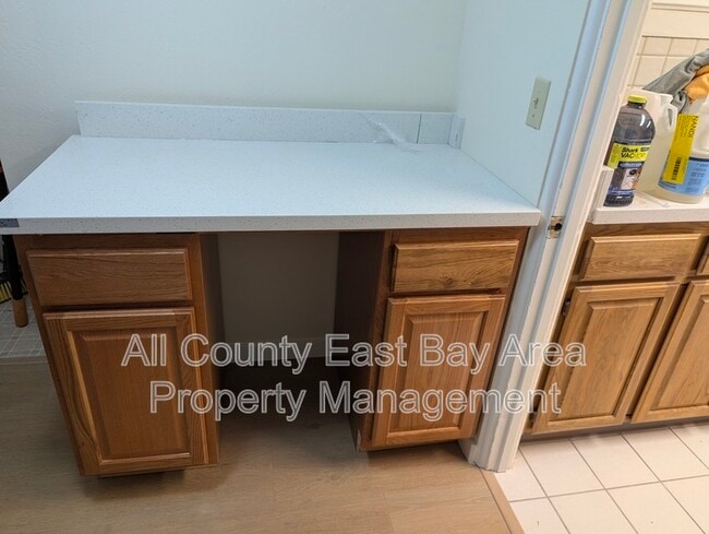 Building Photo - 1529 Josephine St