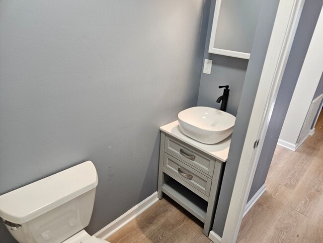 Building Photo - Beautiful Updated 2 bedroom, 1 bath home - Rocky Point