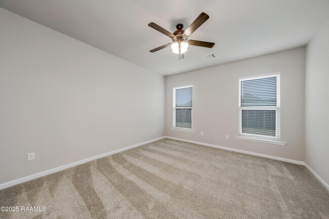 Building Photo - 223 Stanwell Ave
