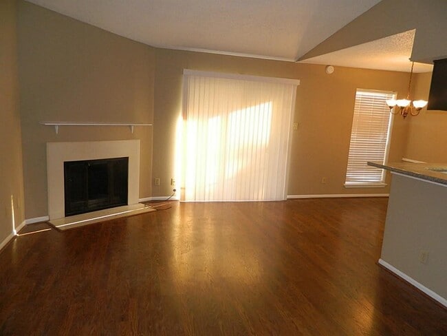 Building Photo - 2120 El Paseo St