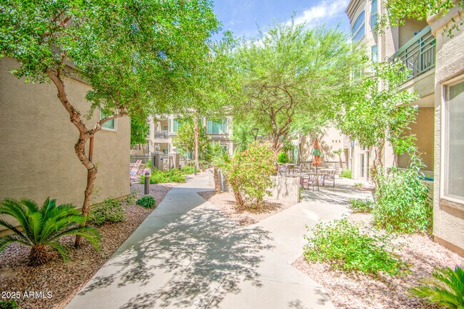 Building Photo - 435 W Rio Salado Pkwy