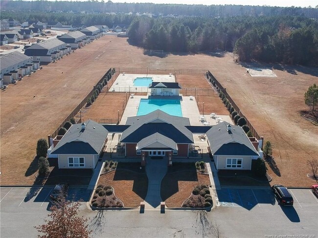 Building Photo - 142 Collinwood Dr