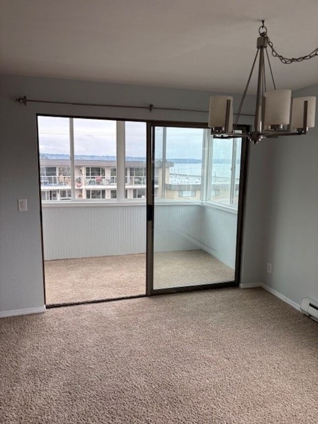 Building Photo - Discover your new home in Des Moines!