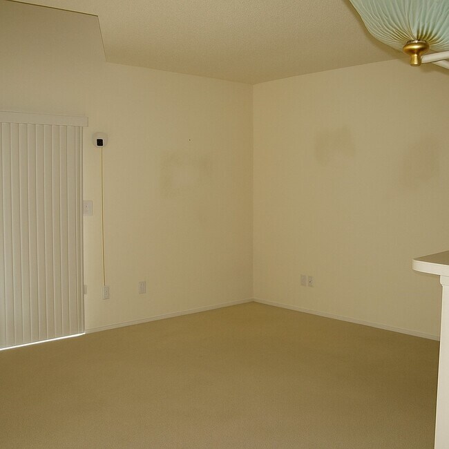 Building Photo - 7575 Cambridge St