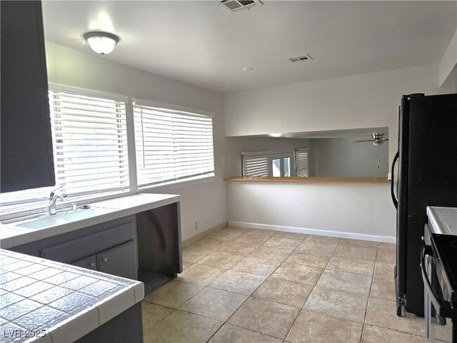Building Photo - 4045 S Spitze Dr