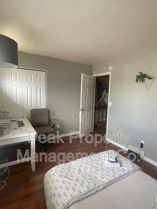 Building Photo - 4255 Westshore Way