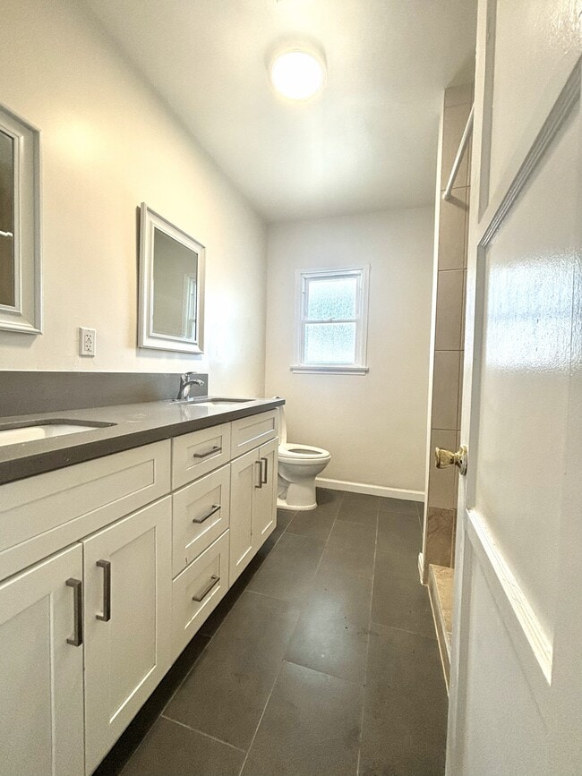 Building Photo - 936 Westmoreland Ave