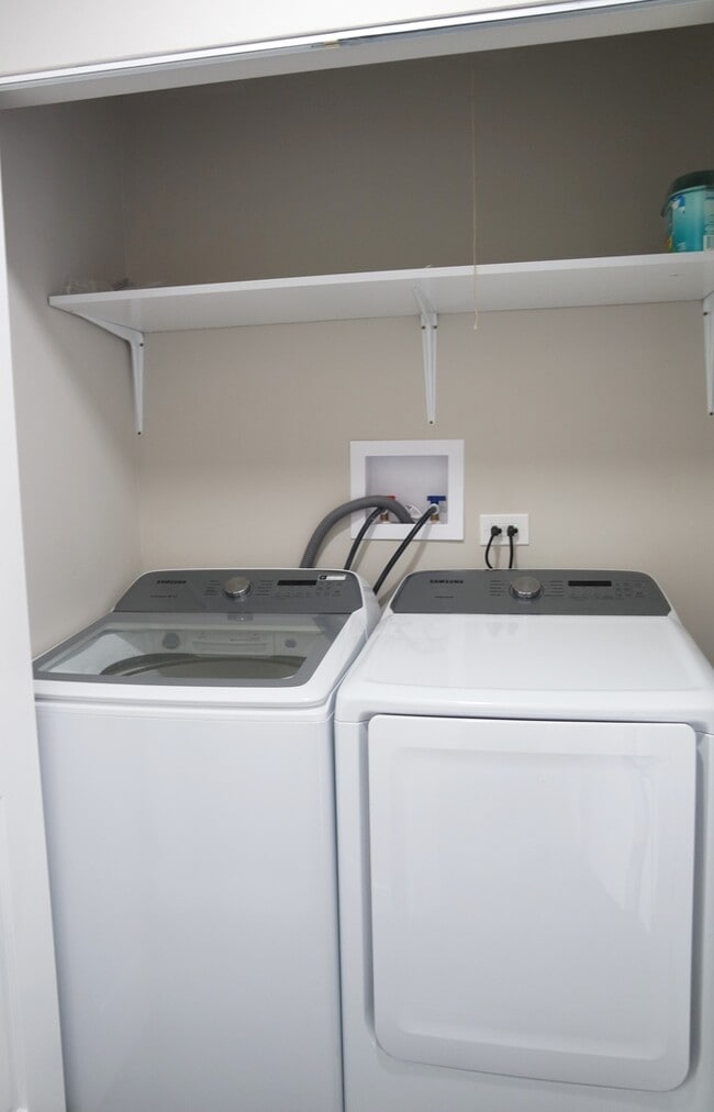 Building Photo - 411 Stevenson Pl