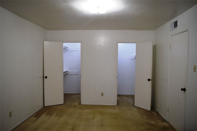 Building Photo - 12633 Memorial Dr