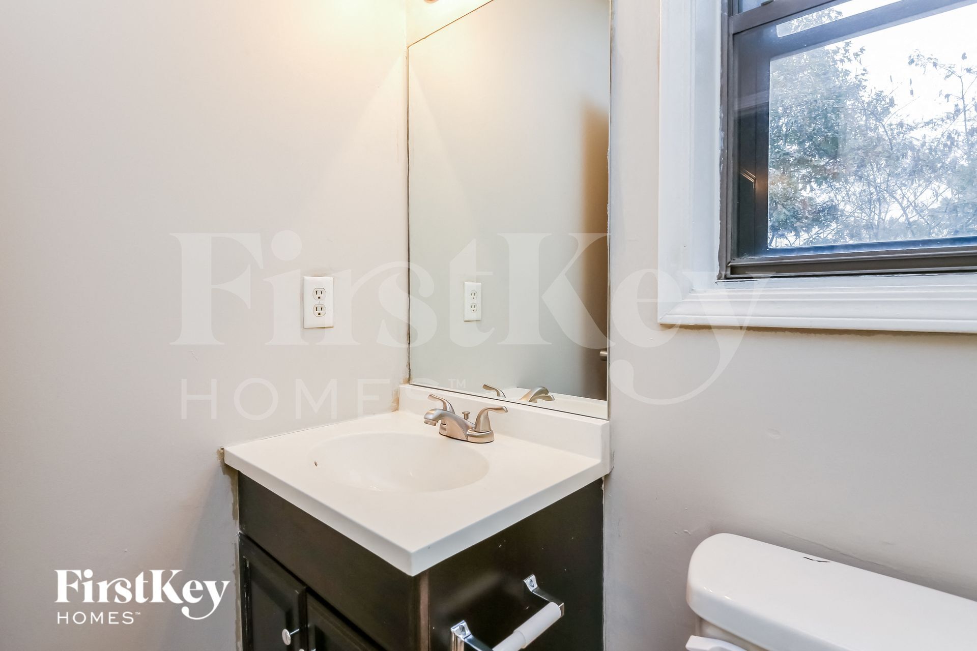 Building Photo - 4949 Dana Dr NE