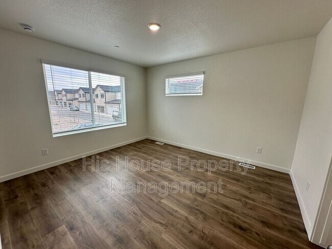 Building Photo - 3912 Pinnacles Ct