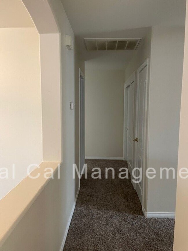 Building Photo - 5 Bedroom, 2 Bath Home in Desired Northwest - $2895 Per Month!