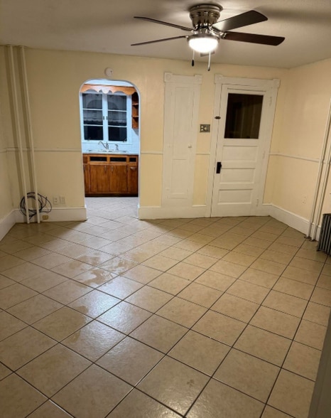 Building Photo - 27 S Manning St