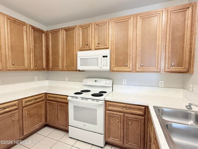 Building Photo - 8227 Lobster Bay Ct