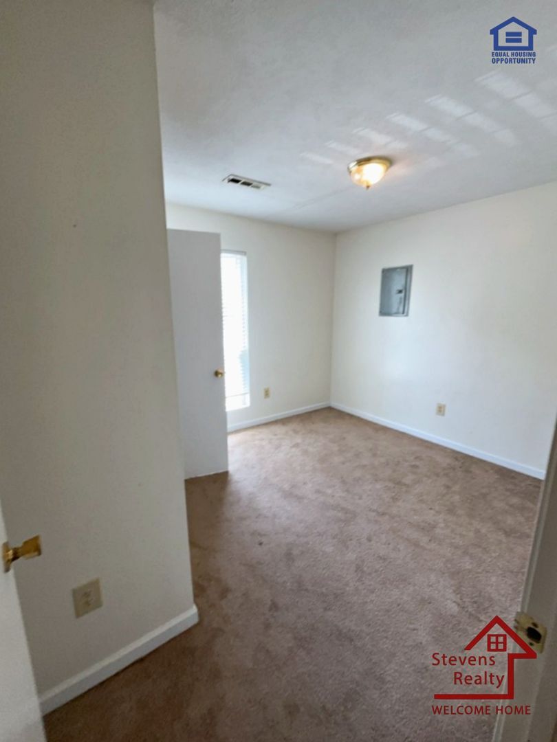 Building Photo - 876 Bybee Branch Rd