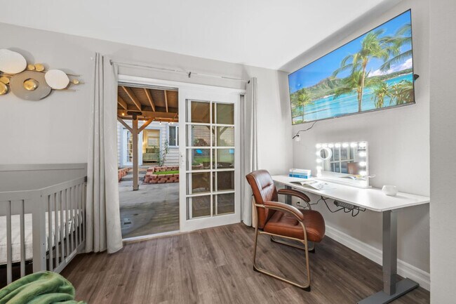 Building Photo - 13075 Old West Ave