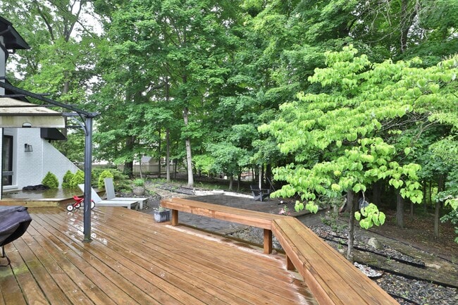 Building Photo - 668 Eagle Ridge