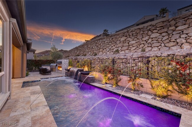 Primary Photo - 33 Desert Juniper Ln