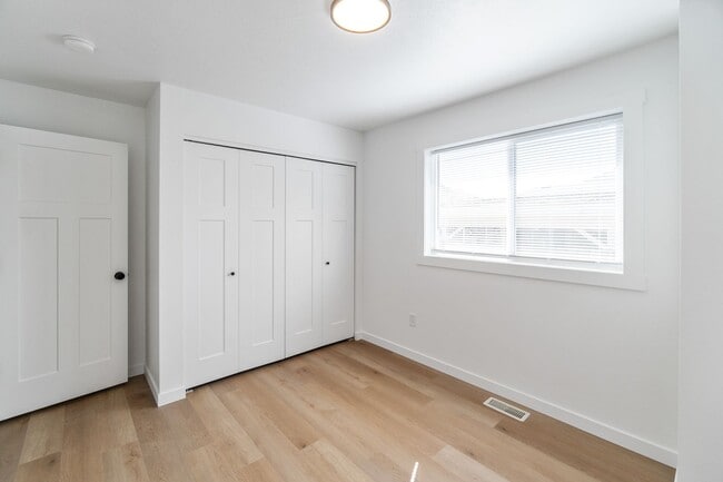 Building Photo - Newly Remodeled Single Family Home in Gate...