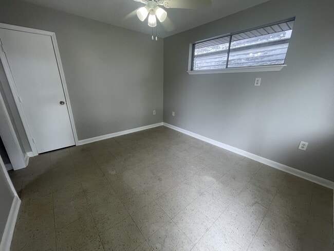 Building Photo - 2722 Delille St