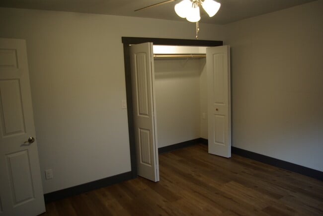 Building Photo - 520 W Buena Ventura St