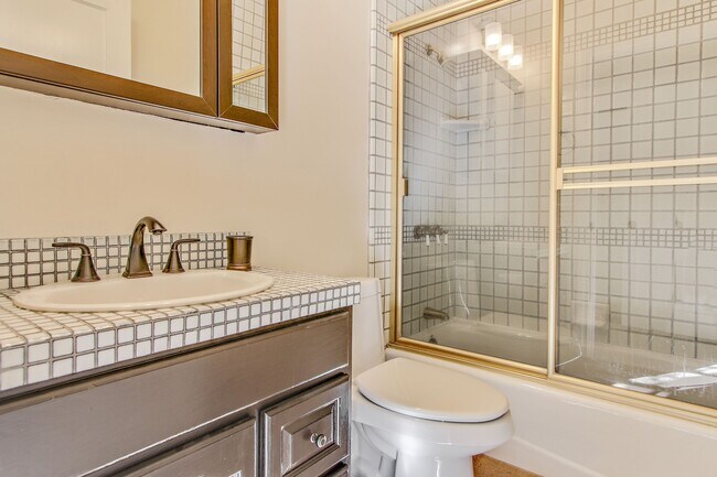 Building Photo - 5923 Jumilla Ave