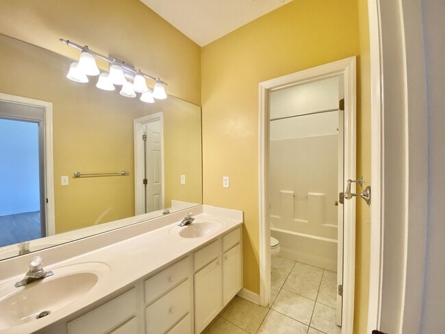 Building Photo - 42 Westminster Pl