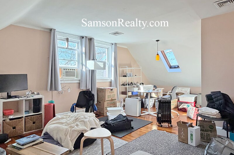 Building Photo - 135 Glenwood Ave