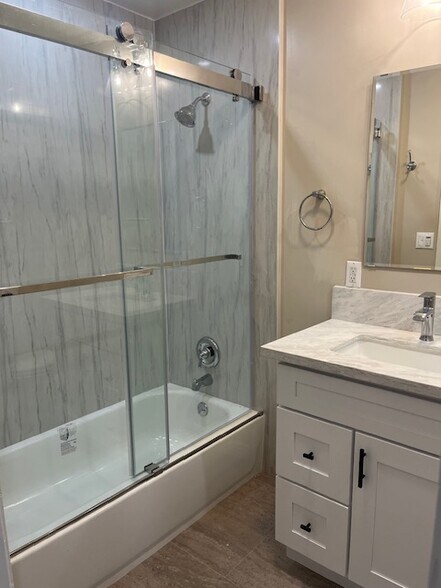 Building Photo - 705 Brent Ave