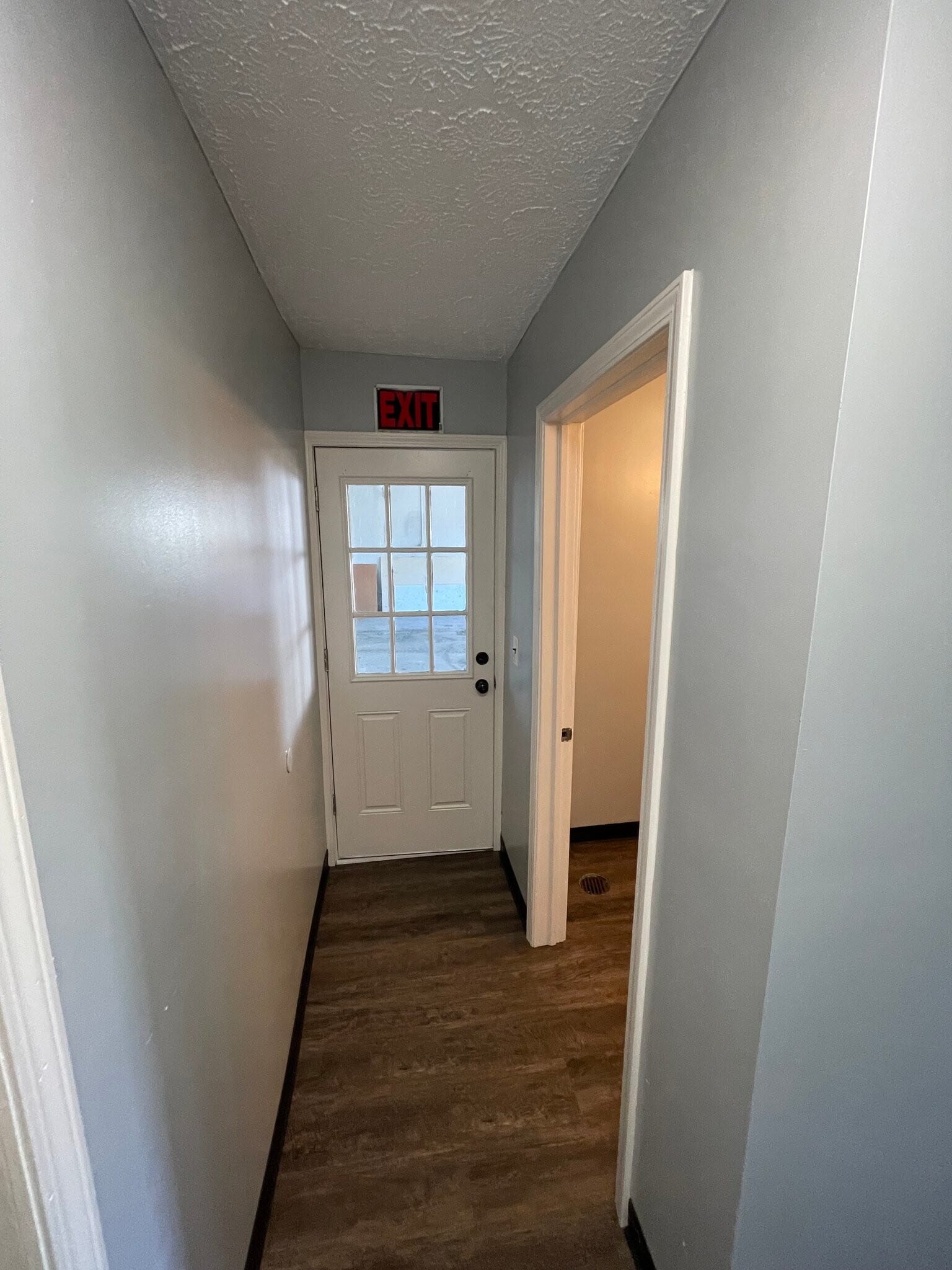 Building Photo - 225 1/2 S Main St