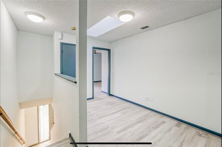 Building Photo - 11239 Cedar Hollow Ln