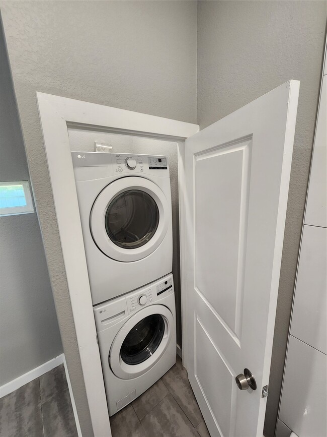 Building Photo - 519 Magnolia Point Dr